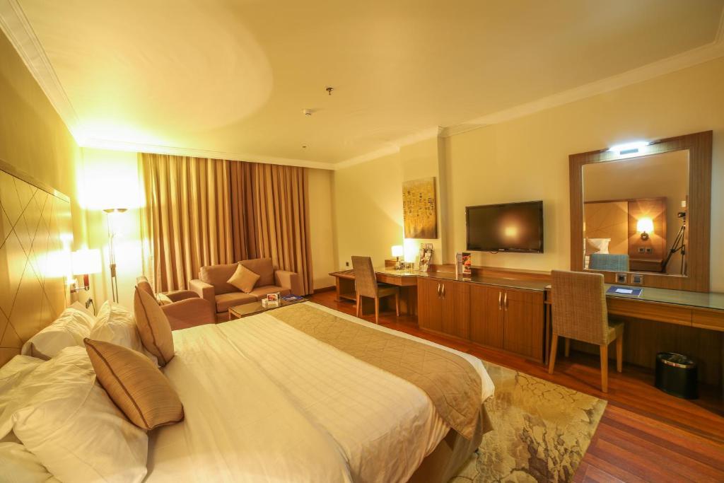 Golden Tulip Hotel Buraidah Al Qassim מראה חיצוני תמונה